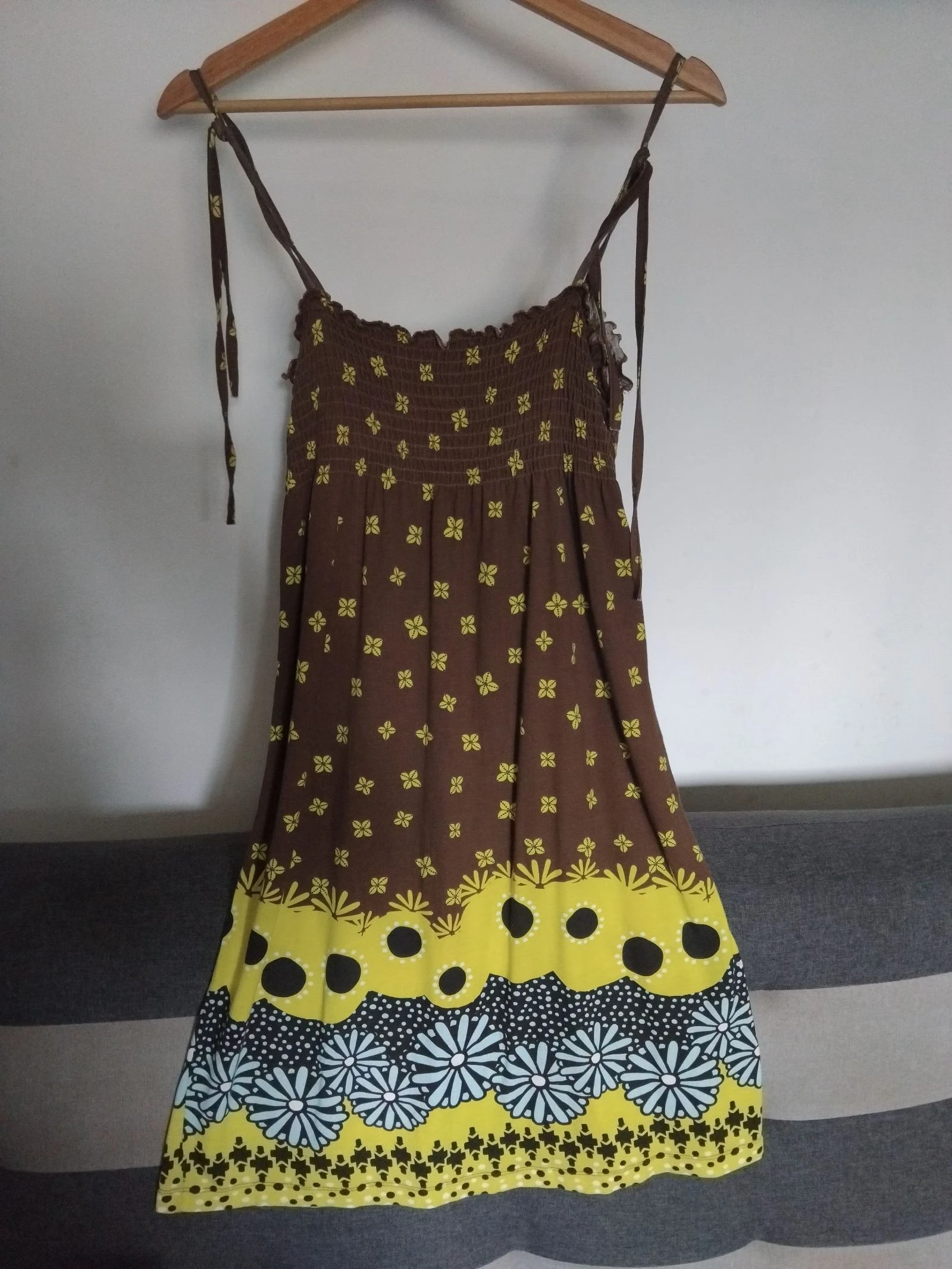 Vestido  solo hago envíos x Correos oficina 